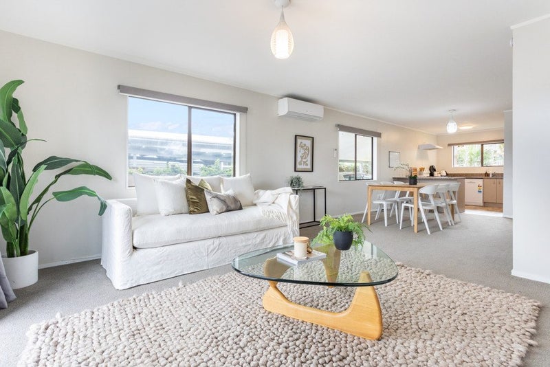 2/18 Gloria Avenue, Te Atatu Peninsula, Auckland - Carousel 2