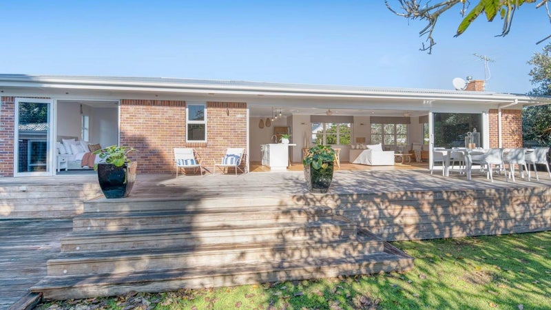 9 Laurence Street, Manly, Whangaparaoa - Carousel 1