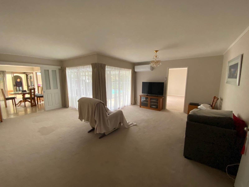 131 Fisher Parade, Sunnyhills, Auckland - Carousel 2