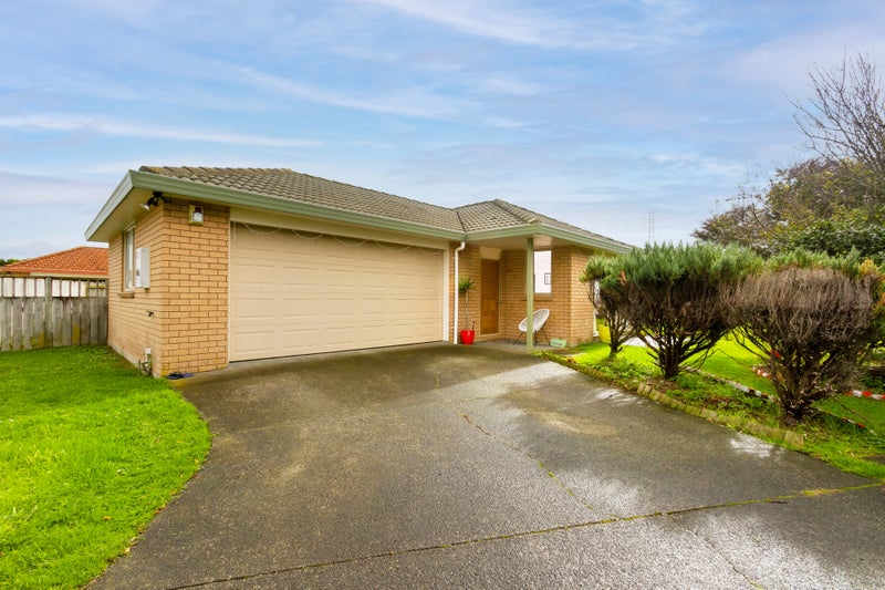 21 Morewa Place, Takanini, Auckland - Carousel 1