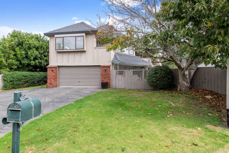 13 Framalda Place, Conifer Grove, Takanini - Carousel 1