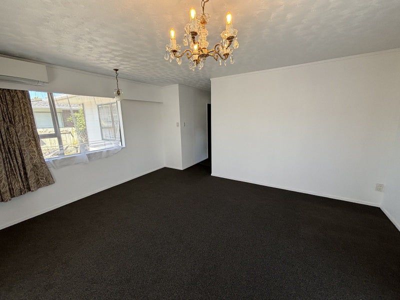 35A Hereford Street, West End, Palmerston North - Carousel 2