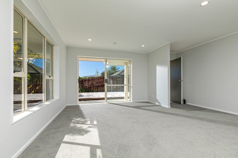12 Legacy Drive, Henderson, Auckland - Carousel 2