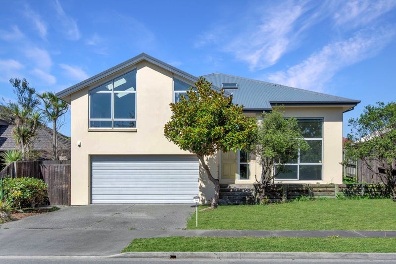 14 Titirangi Crescent, Parklands, Christchurch - Carousel 1