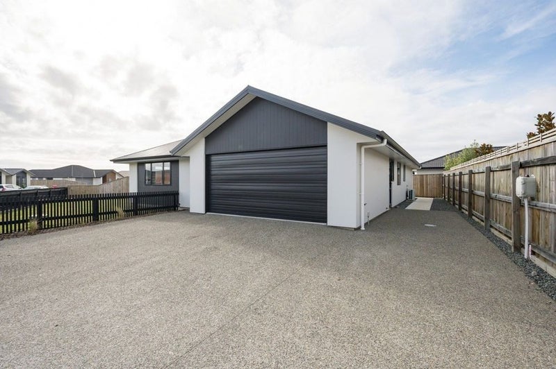 17 Hanworth Road, Appleby, Richmond - Carousel 19