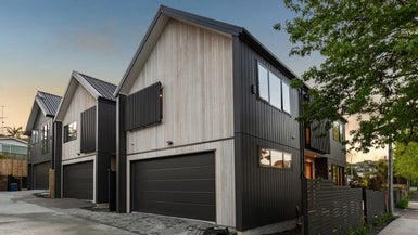 32B Lyons Avenue, Murrays Bay, Auckland - Carousel 1