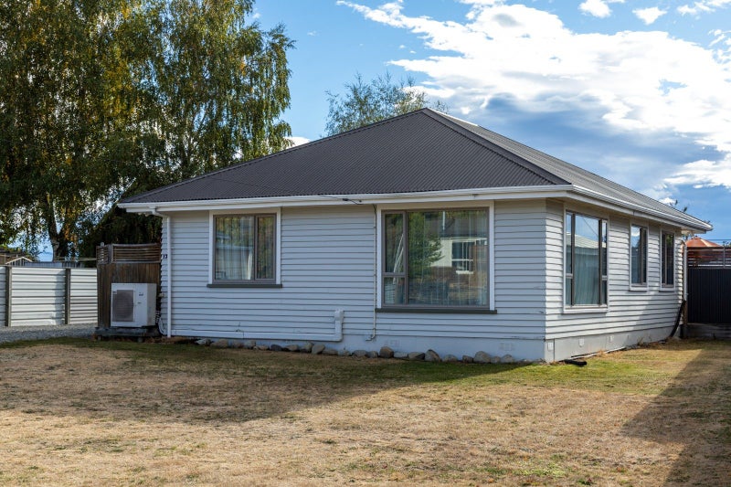 13 Fraser Crescent, Twizel - Carousel 1