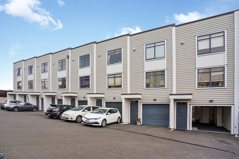 127H Queens Road, Panmure, Auckland - Carousel 2