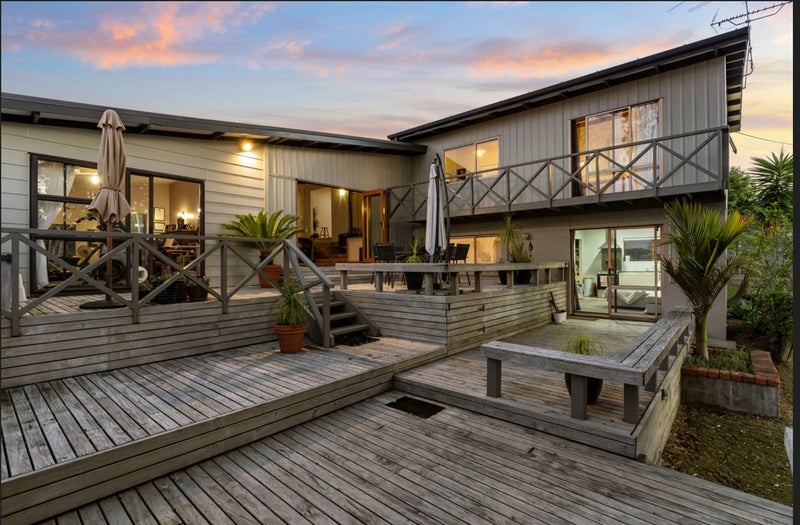 438 Beach Road, Murrays Bay, Auckland - Carousel 2