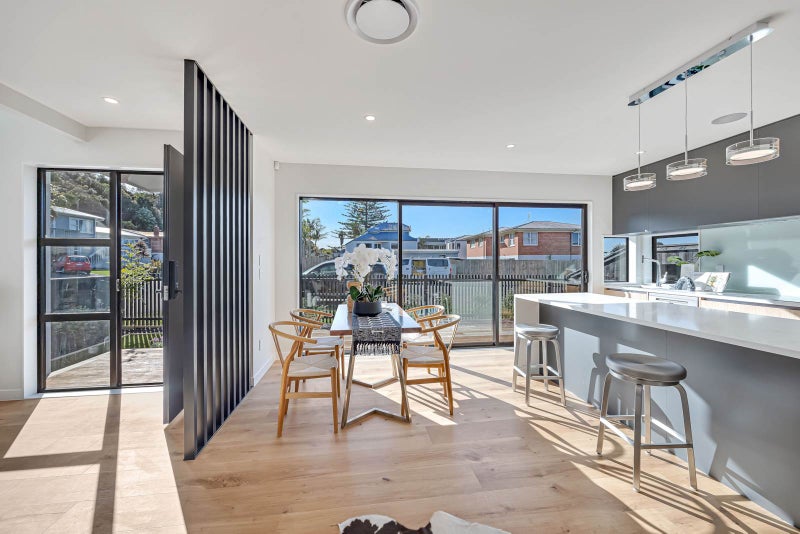 2A Luke Place, Eastern Beach, Auckland - Carousel 2