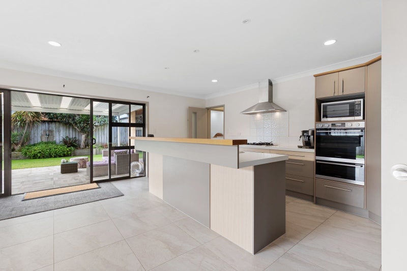 7 Gibson Place, Papamoa Beach, Papamoa - Carousel 2