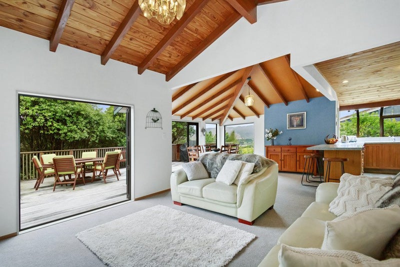 47 Peterhouse Street, Tawa, Wellington - Carousel 2