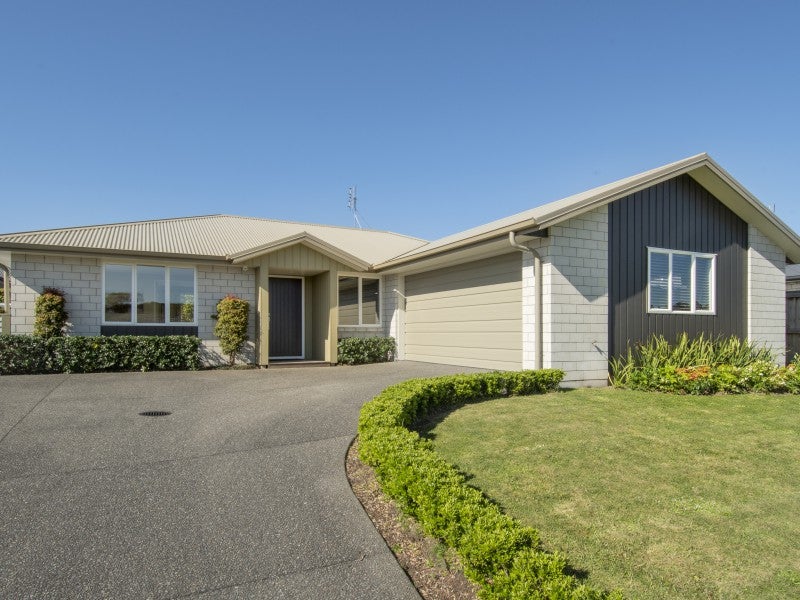 27 Puhirake Crescent, Pyes Pa, Tauranga - Carousel 2