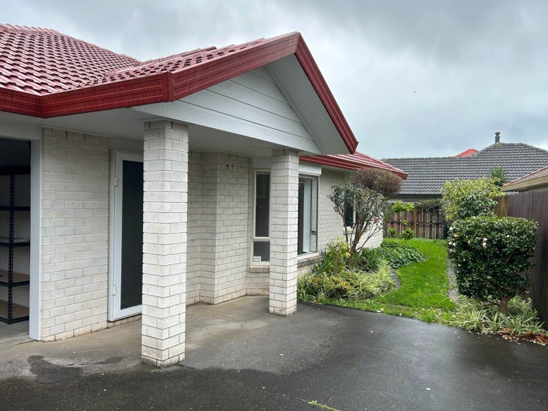 2/5 Bowscale Place, Northpark, Auckland - Carousel 14