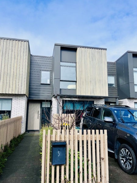 5 Te One place, Belmont, Auckland - Carousel 1