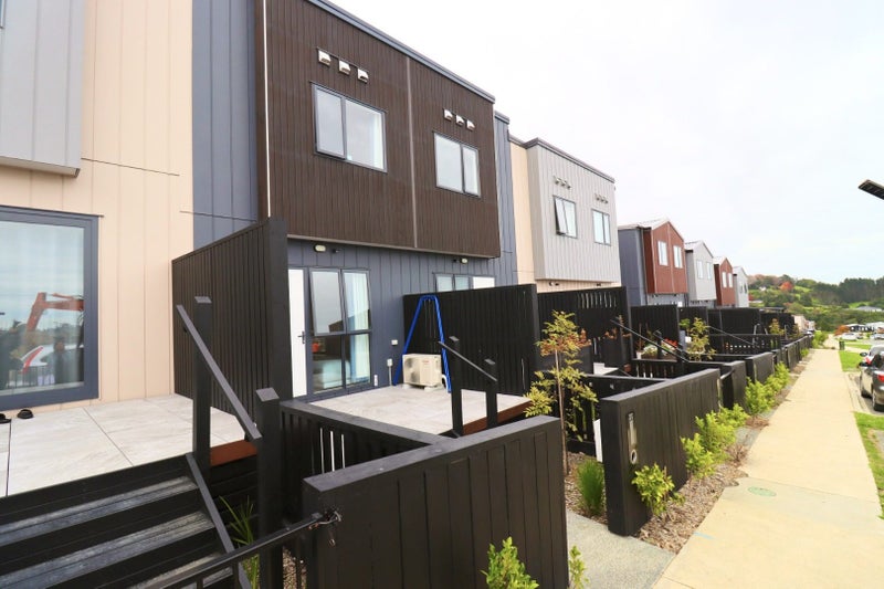 20 Salvia Lane, Totara Park, Auckland - Carousel 2