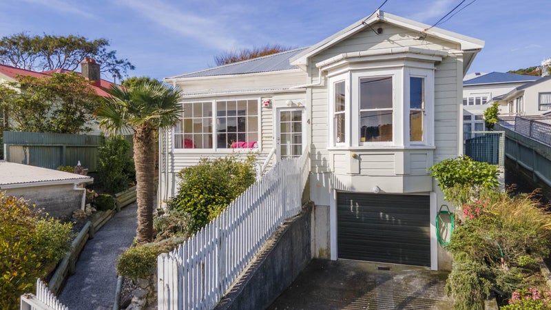 4 Arthur Carman Street, Johnsonville, Wellington - Carousel 1