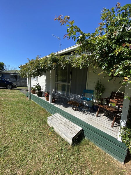 77 Lake Crescent, Hamilton Lake, Hamilton - Carousel 3