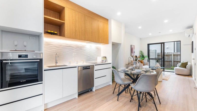 7/45 Smythe Road, Henderson, Auckland - Carousel 1