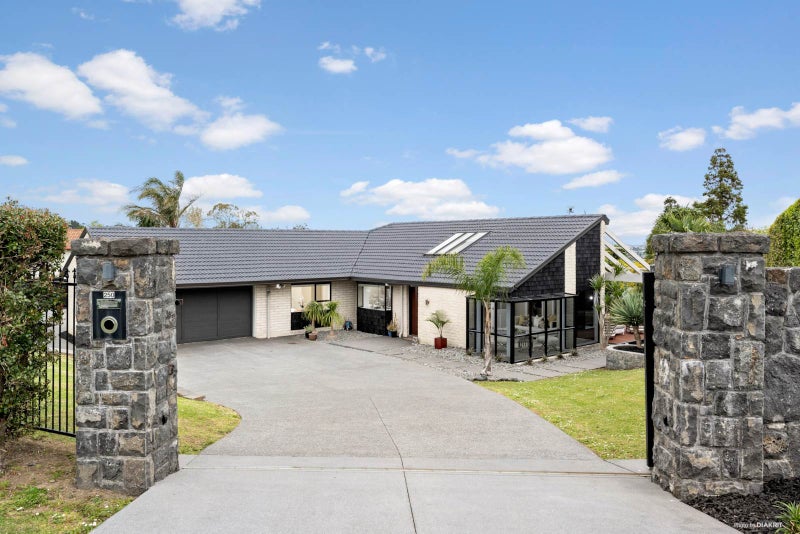 250 Point View Drive, Dannemora, Auckland - Carousel 1
