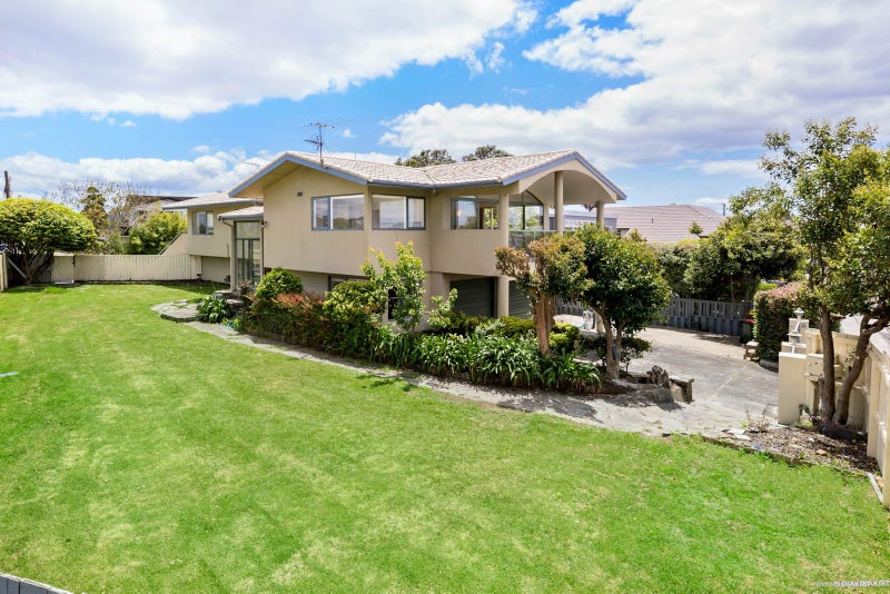 2A Castor Bay Road, Castor Bay, Auckland - Carousel 1
