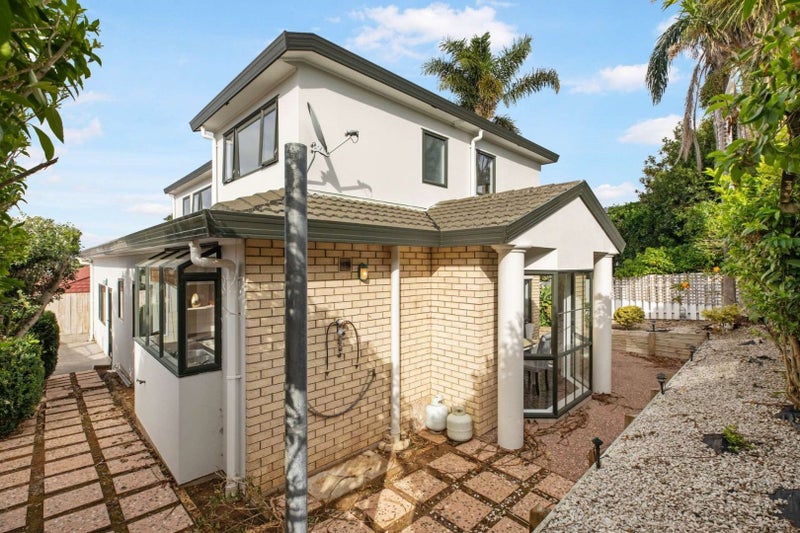 27A Haughey Avenue, Three Kings, Auckland - Carousel 1