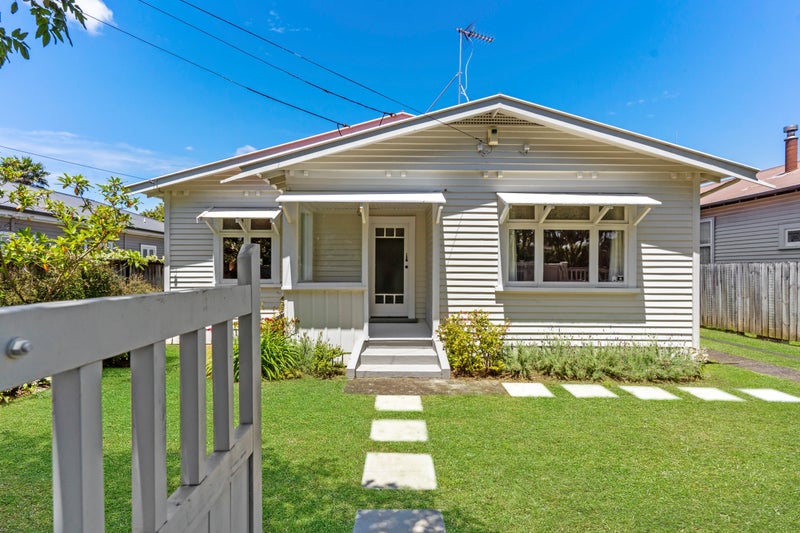 25 Jordan Avenue, Onehunga, Auckland - Carousel 1