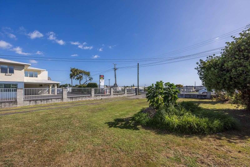 28 Tironui Road, Takanini, Auckland - Carousel 4