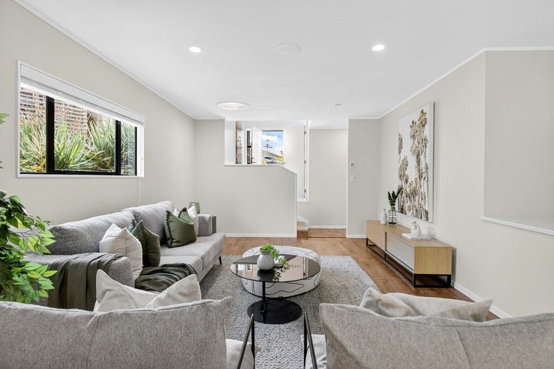 11 Longview Rise, Massey, Auckland - Carousel 16