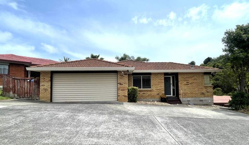 2/24 Bernie Edwards Place, Botany Downs, Auckland - Carousel 1