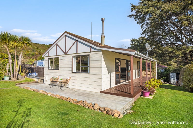 20 Oaklands Grove, Clouston Park, Upper Hutt - Carousel 1