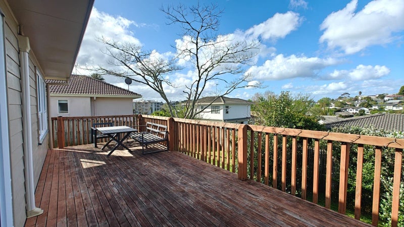 97 Unsworth Drive, Unsworth Heights, Auckland - Carousel 2