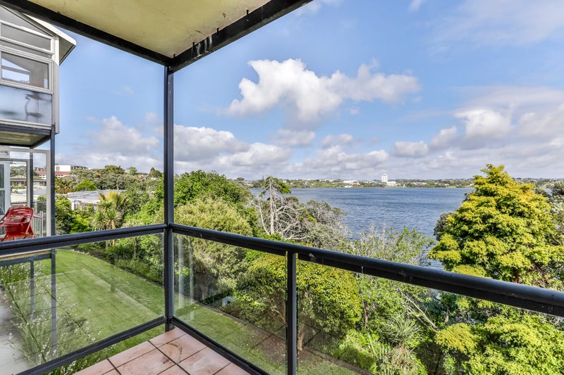 6/198 Hurstmere Road, Takapuna, Auckland - Carousel 2