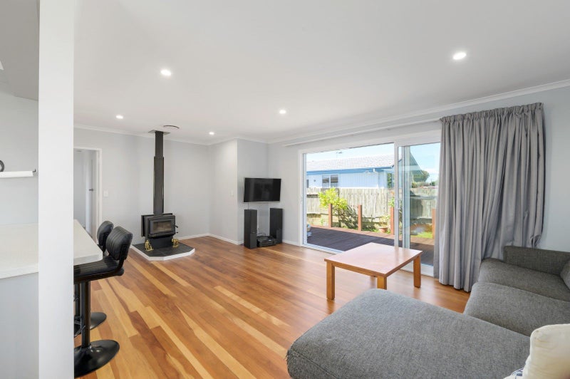 106 Saxbys Road, Deanwell, Hamilton - Carousel 1