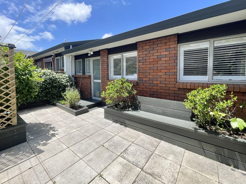 2/26A Mount Smart Road, Onehunga, Auckland - Carousel 8