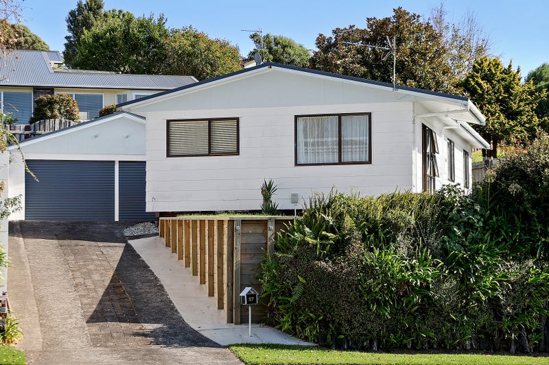 57 Riversdale Drive, Merrilands, New Plymouth - Carousel 1