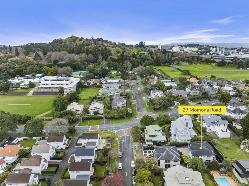 29 Momona Road, Greenlane, Auckland - Carousel 21