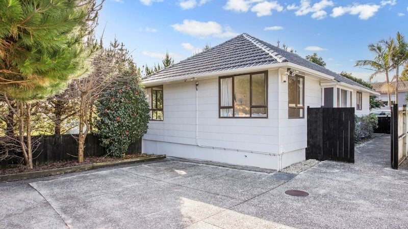131 Stoddard Road, Wesley, Auckland - Carousel 1