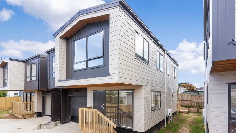 3A Yeoman Place, Howick, Auckland - Carousel 1