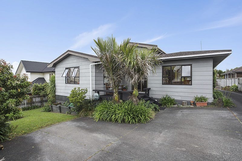21 Elliot Street, Howick, Auckland - Carousel 1