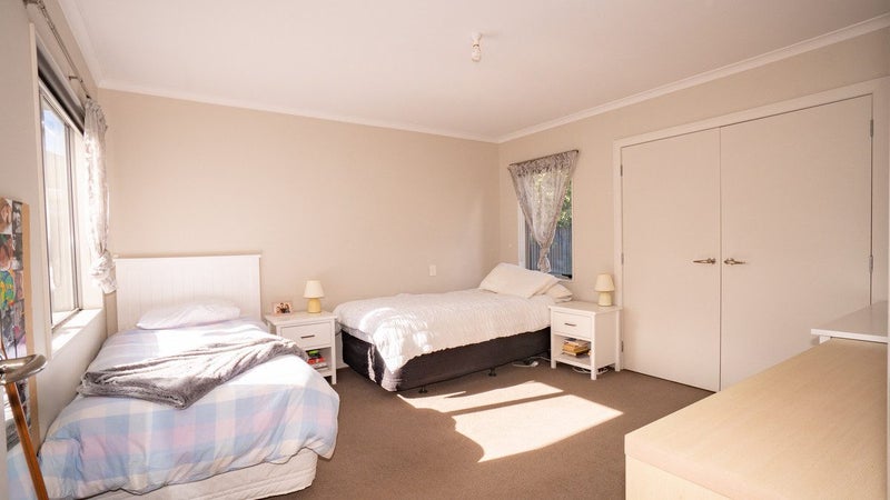 8A Cedar Grove, Highbury, Palmerston North - Carousel 9