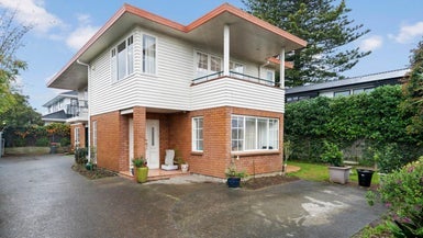 2/14 Walker Road, Point Chevalier, Auckland - Carousel 1