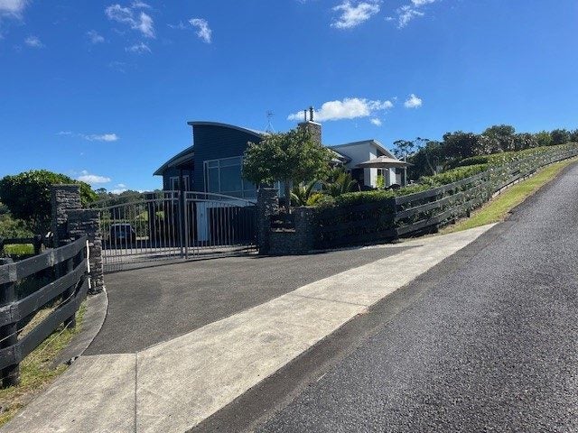 9 Mott Lane, Howick - Carousel 50