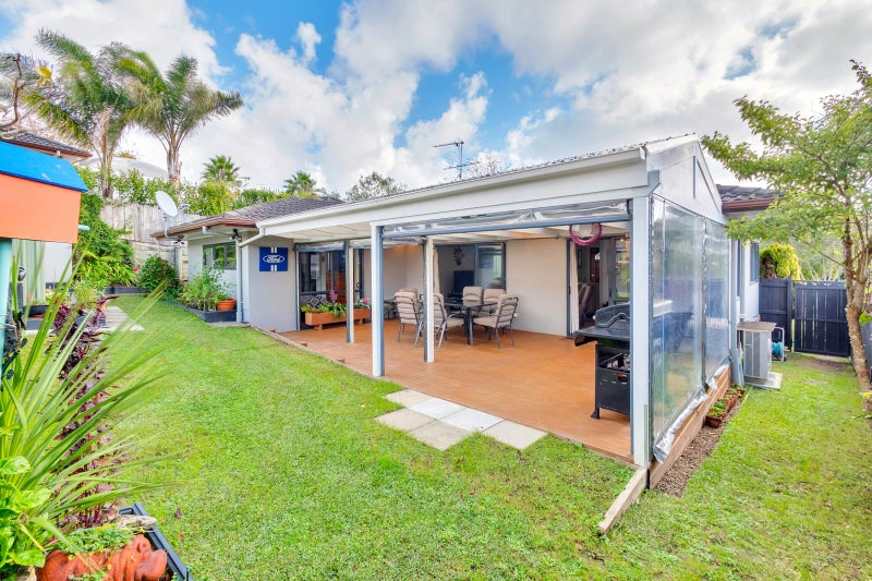 1 Lazurite Drive, Westgate, Auckland - Carousel 1