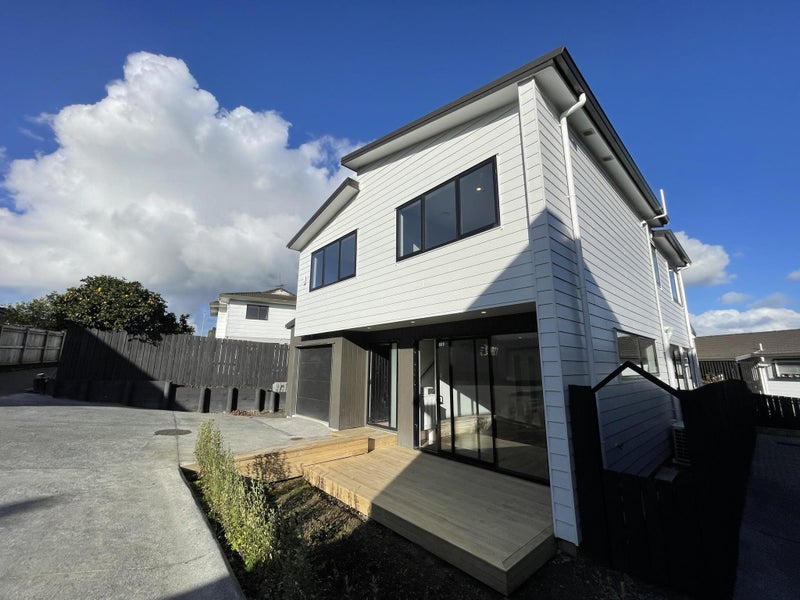 26 Sandgate Avenue, Botany Downs, Auckland - Carousel 1