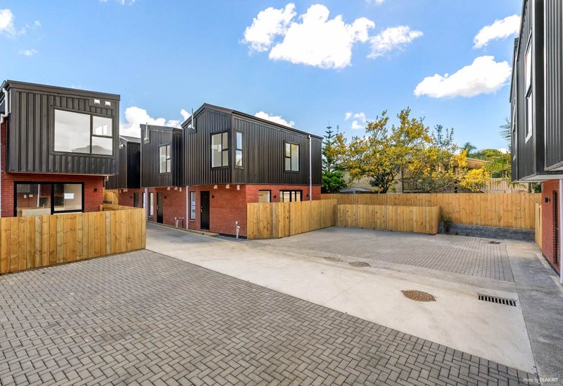 5/24 Carnoustie Drive, Wattle Downs, Auckland - Carousel 2