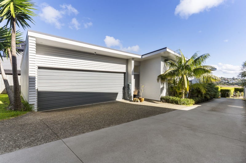 8A Glenfield Road, Birkenhead, Auckland - Carousel 1