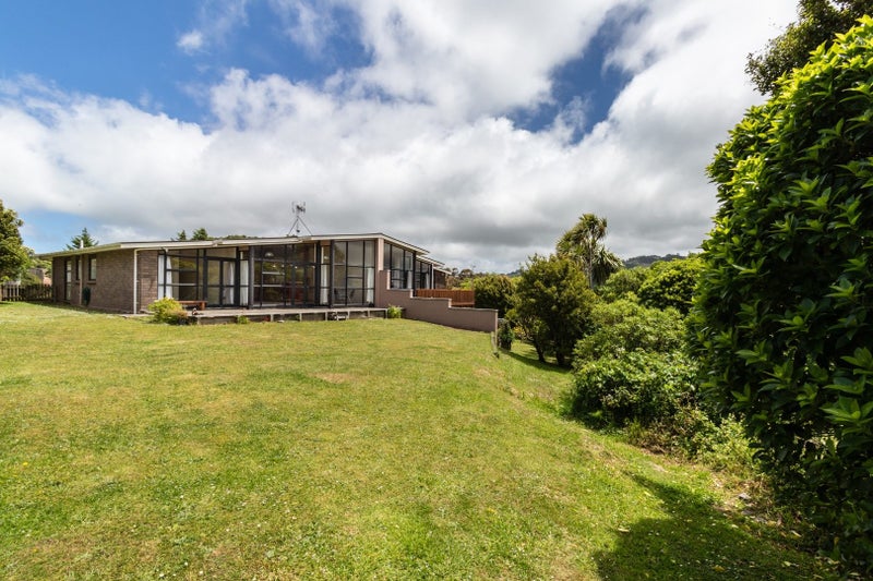 6 Otamarau Grove, Maungaraki, Lower Hutt - Carousel 1