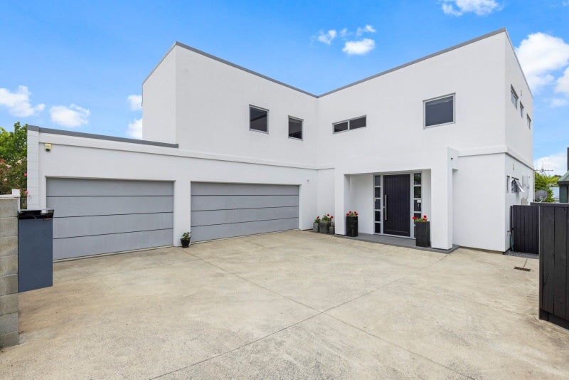 34 Lake Crescent, Hamilton Lake, Hamilton - Carousel 25