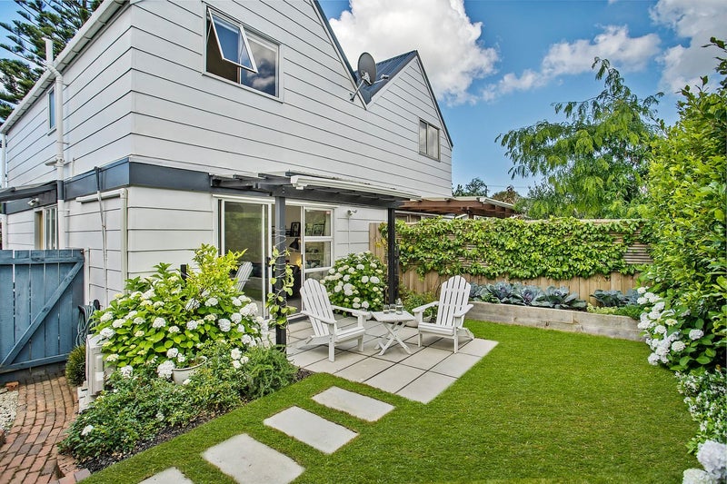 2/66 Taylors Road, St Lukes, Auckland - Carousel 1